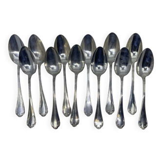 Set of 12 silver-plated soup spoons with Louis XV pattern.