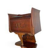 Tables de chevet italiennes Art déco en ronce de noyer, années 1950. Il ya une tablette supérieure en verre