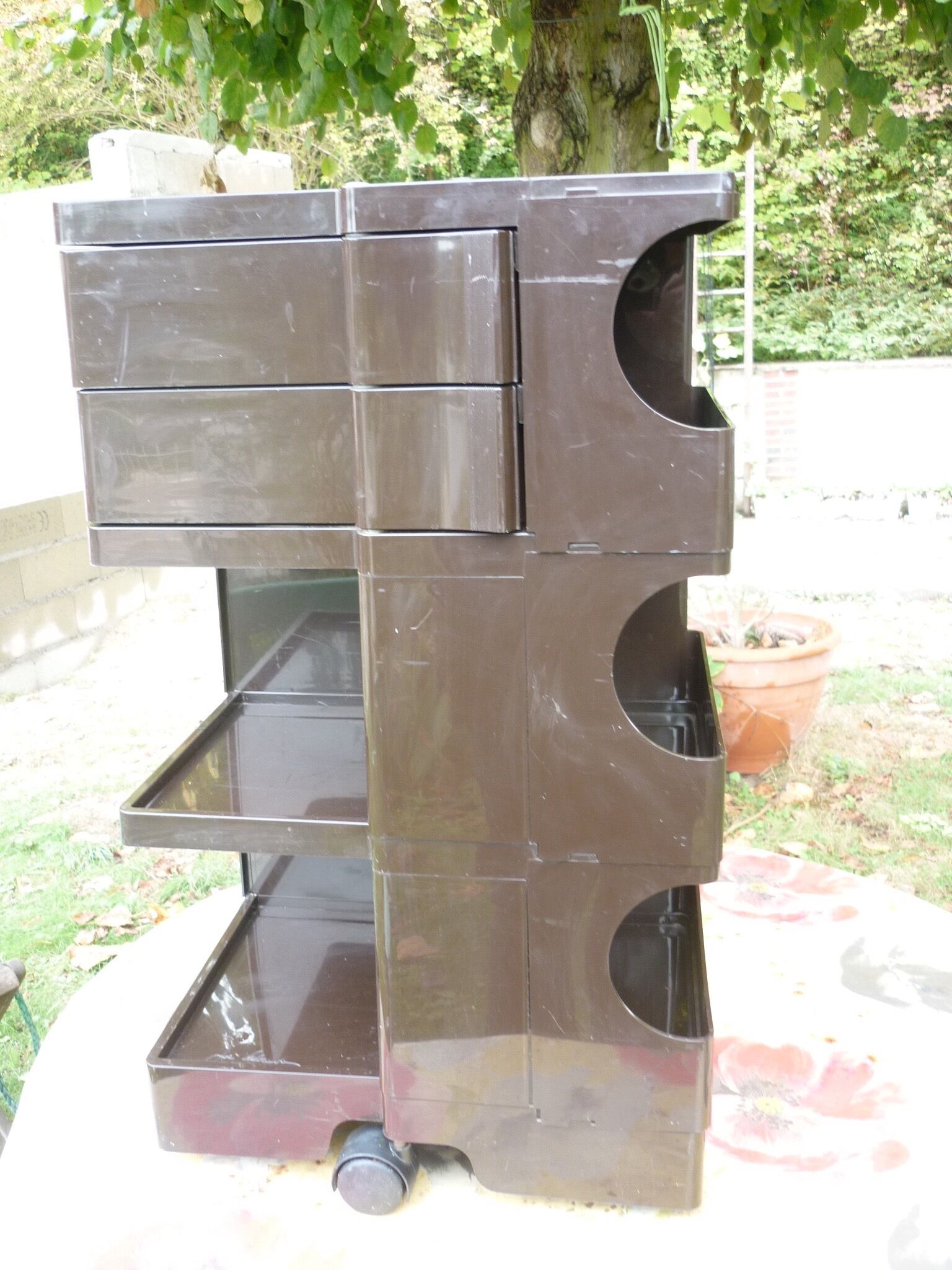 Boby dessert brown design Joe Colombo