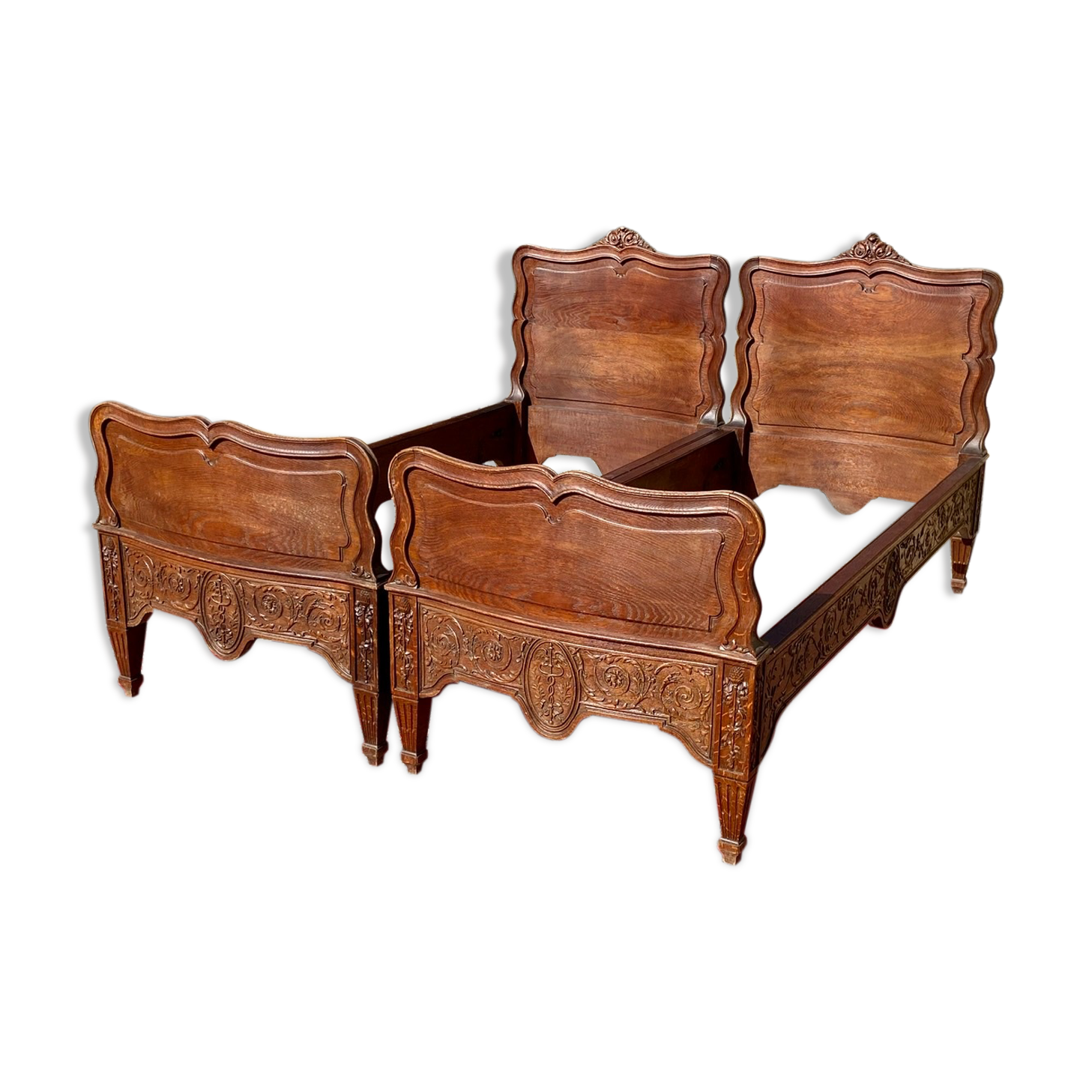 Pair of oak beds style Louis XV /Louis XVI