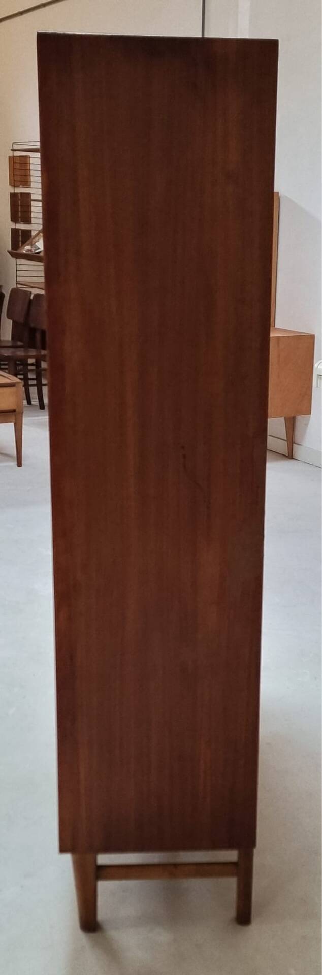 Highboard du milieu du siècle