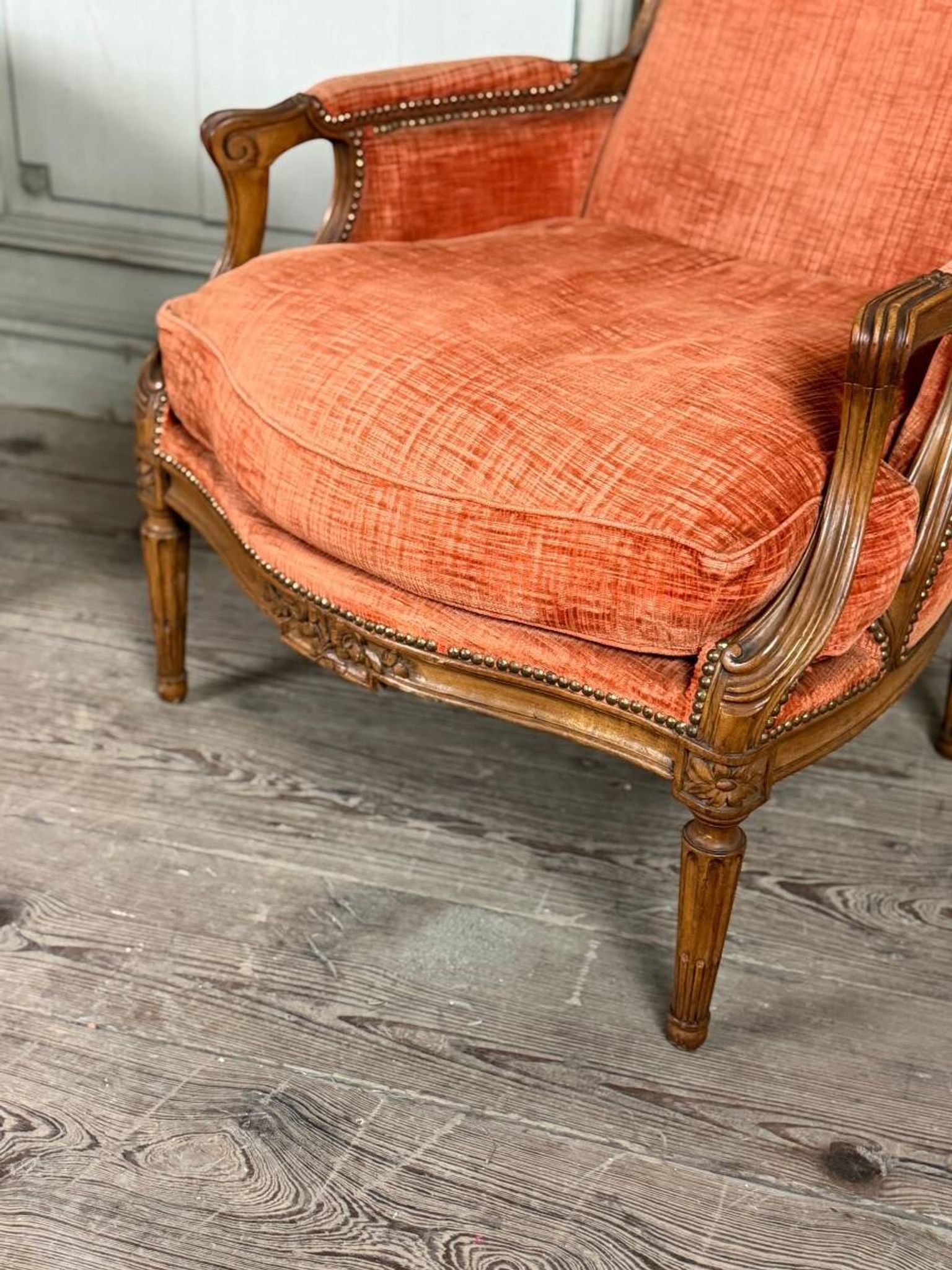 Paire de fauteuils transitions en bois sculpté, XVIIIème siècle