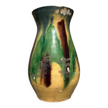 Clay pottery vase
