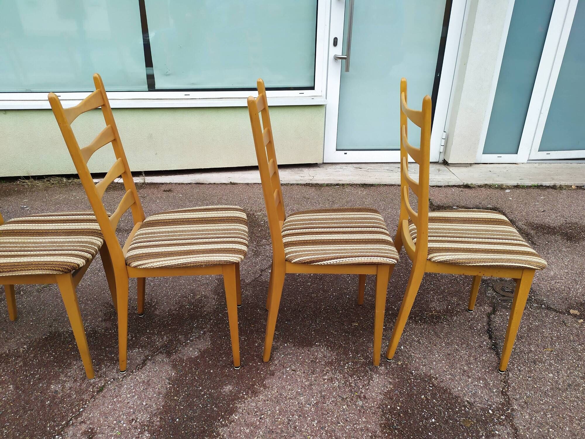 Set of 6 light wood chairs with vintage Scandinavian fabric