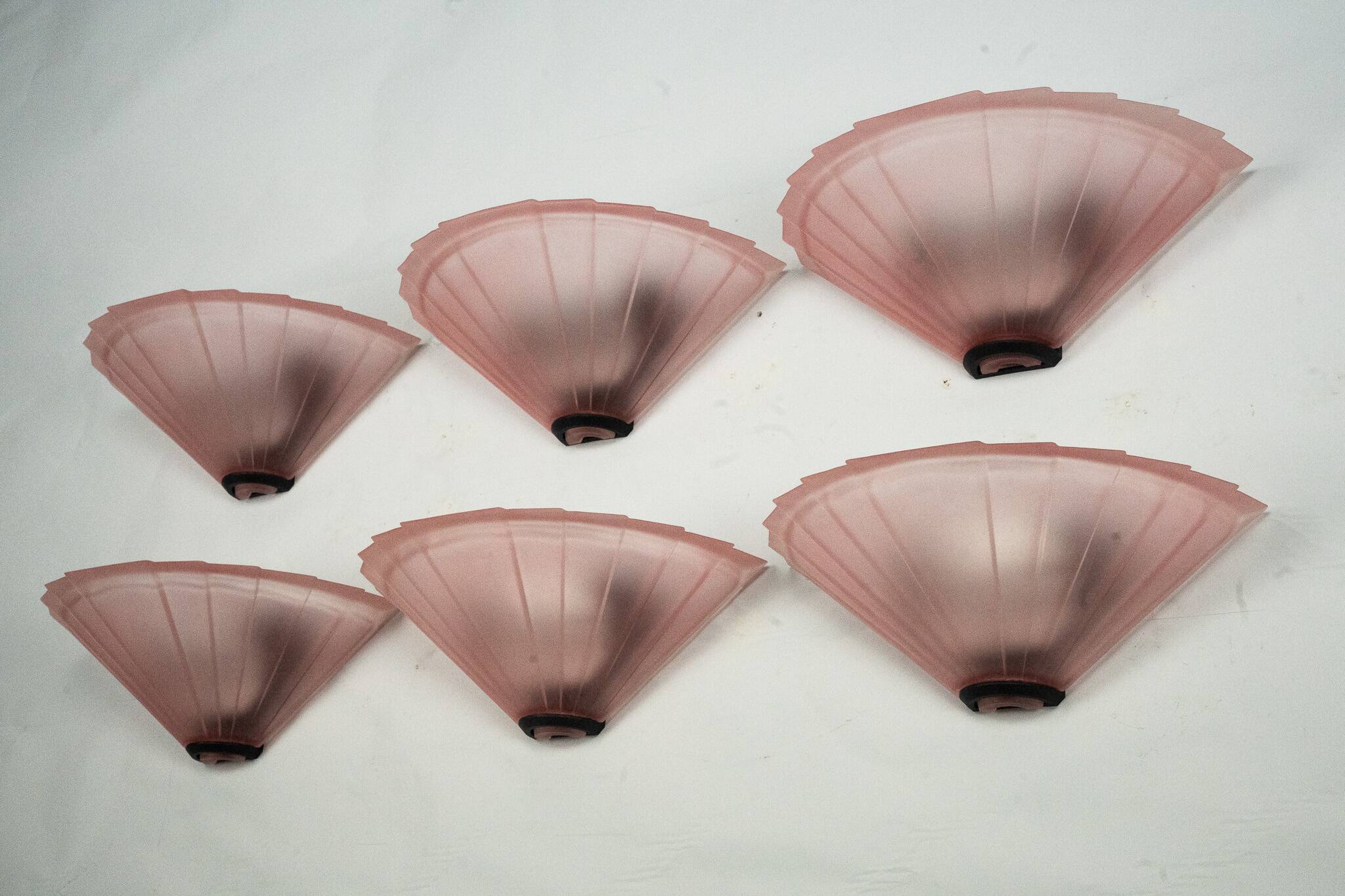 Set of six De Majo sconces in thick pink murano glass. Italy 1980s