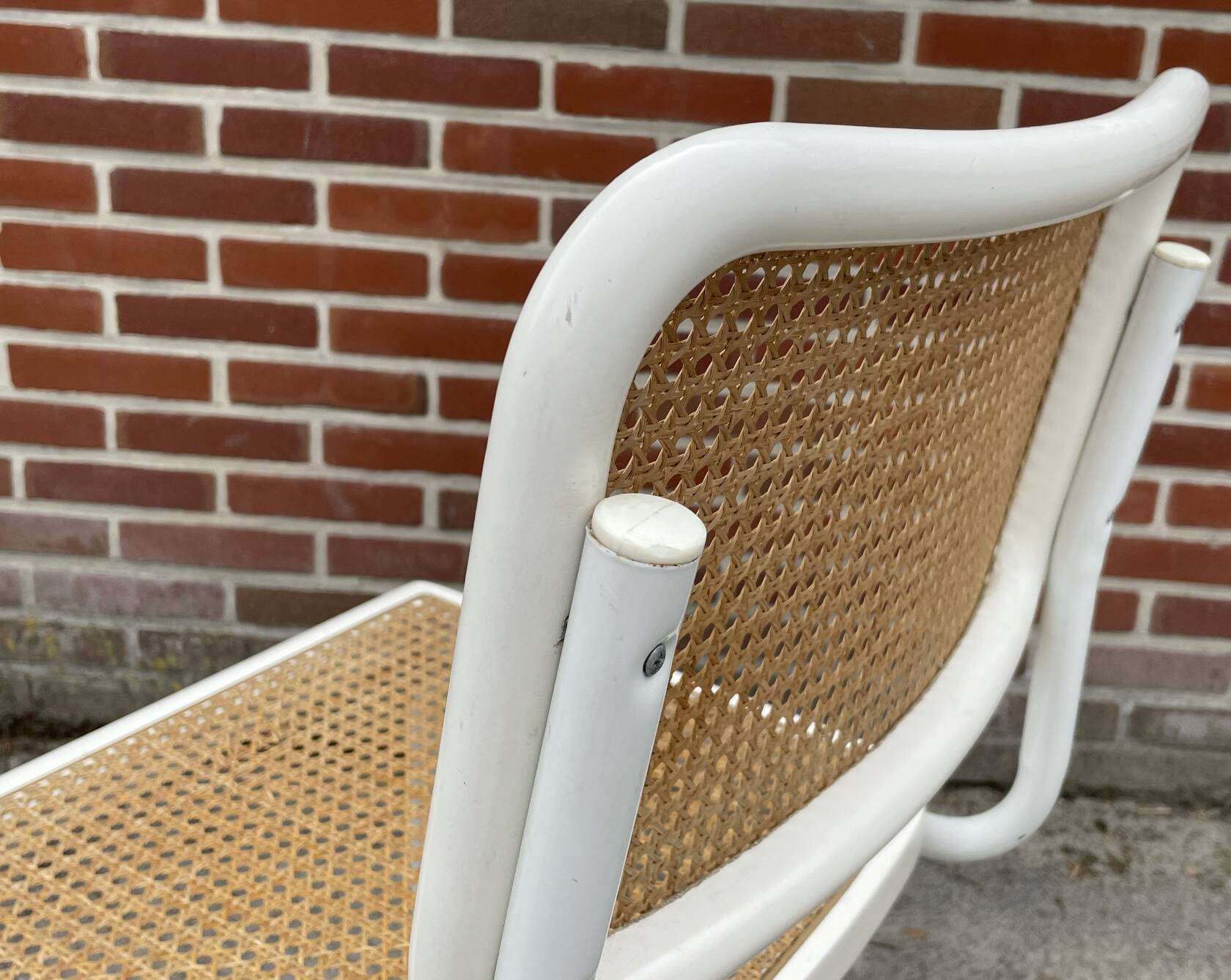 Set of 4 Cesca b32 model chairs in white by Marcel Breuer