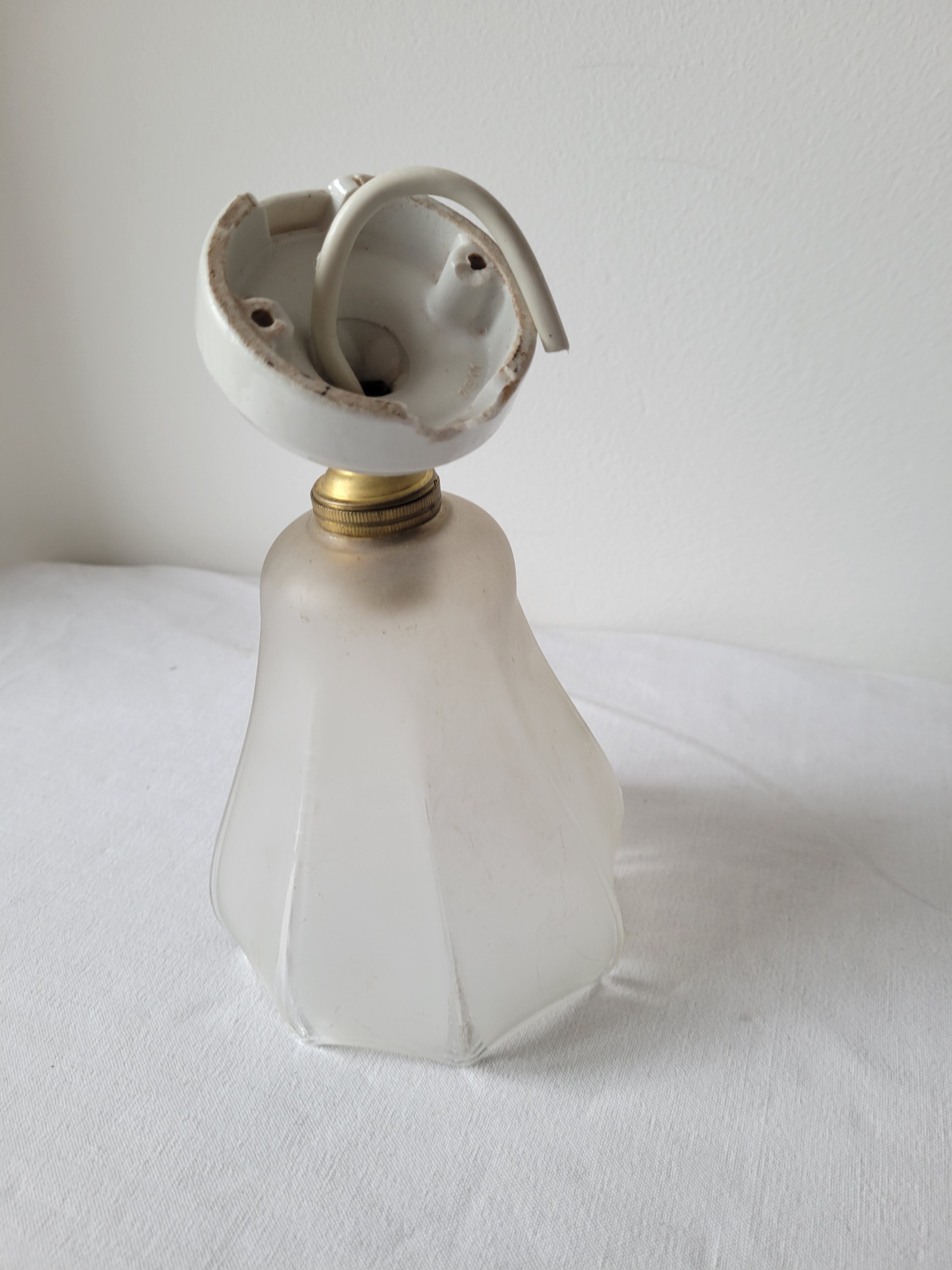 Art Deco wall lamp in porcelain and glass