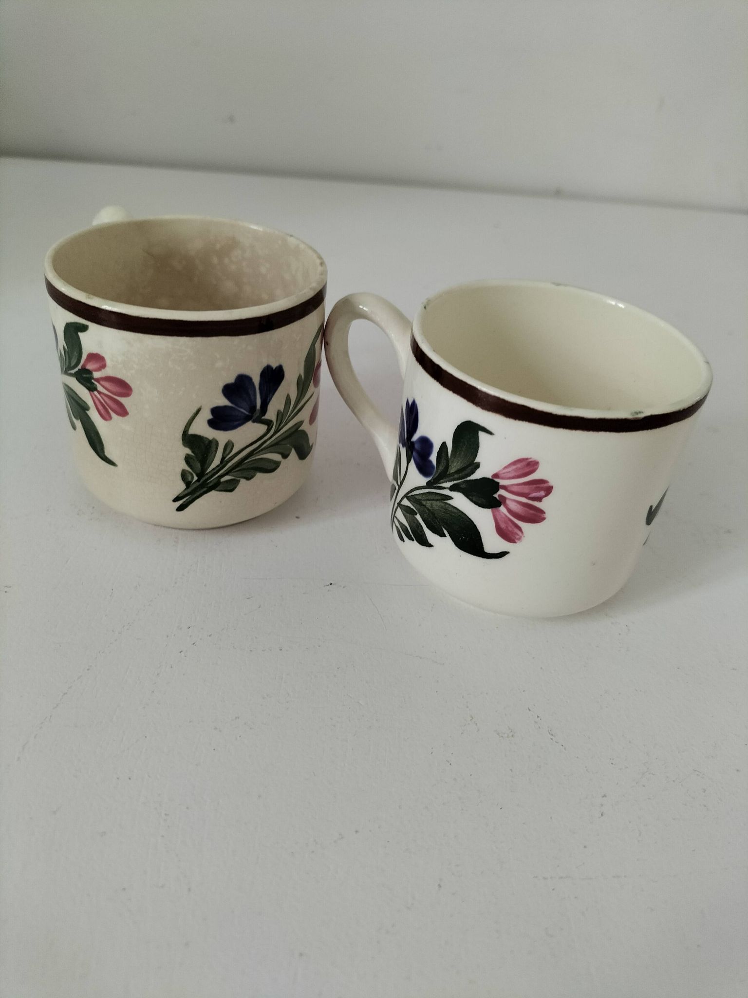 Pair of antique Saint-Amand cups – Floral decoration 4146 (1930s–50s)