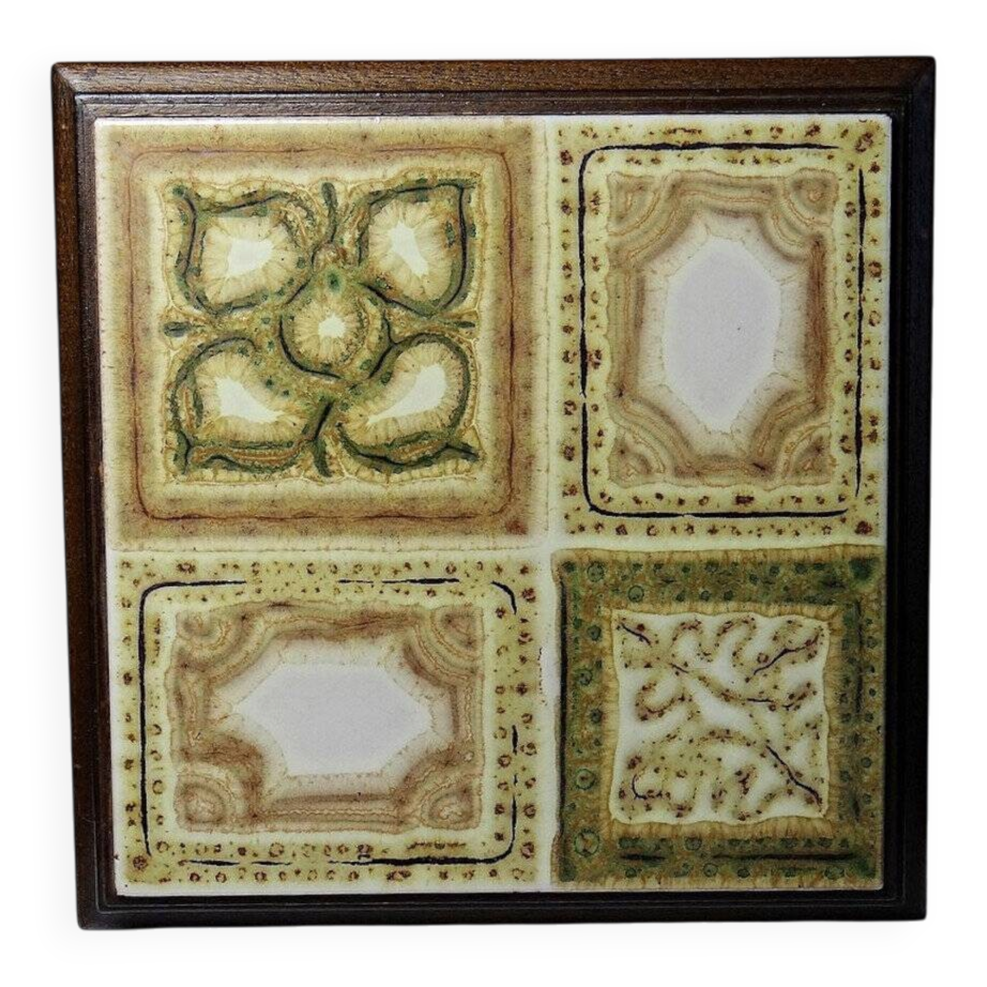 Vintage trivet in glazed ceramic and wood, circa 1960-1970.