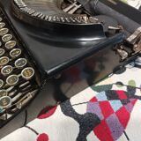 Remington Portable Typewriter 3 USA 3030s