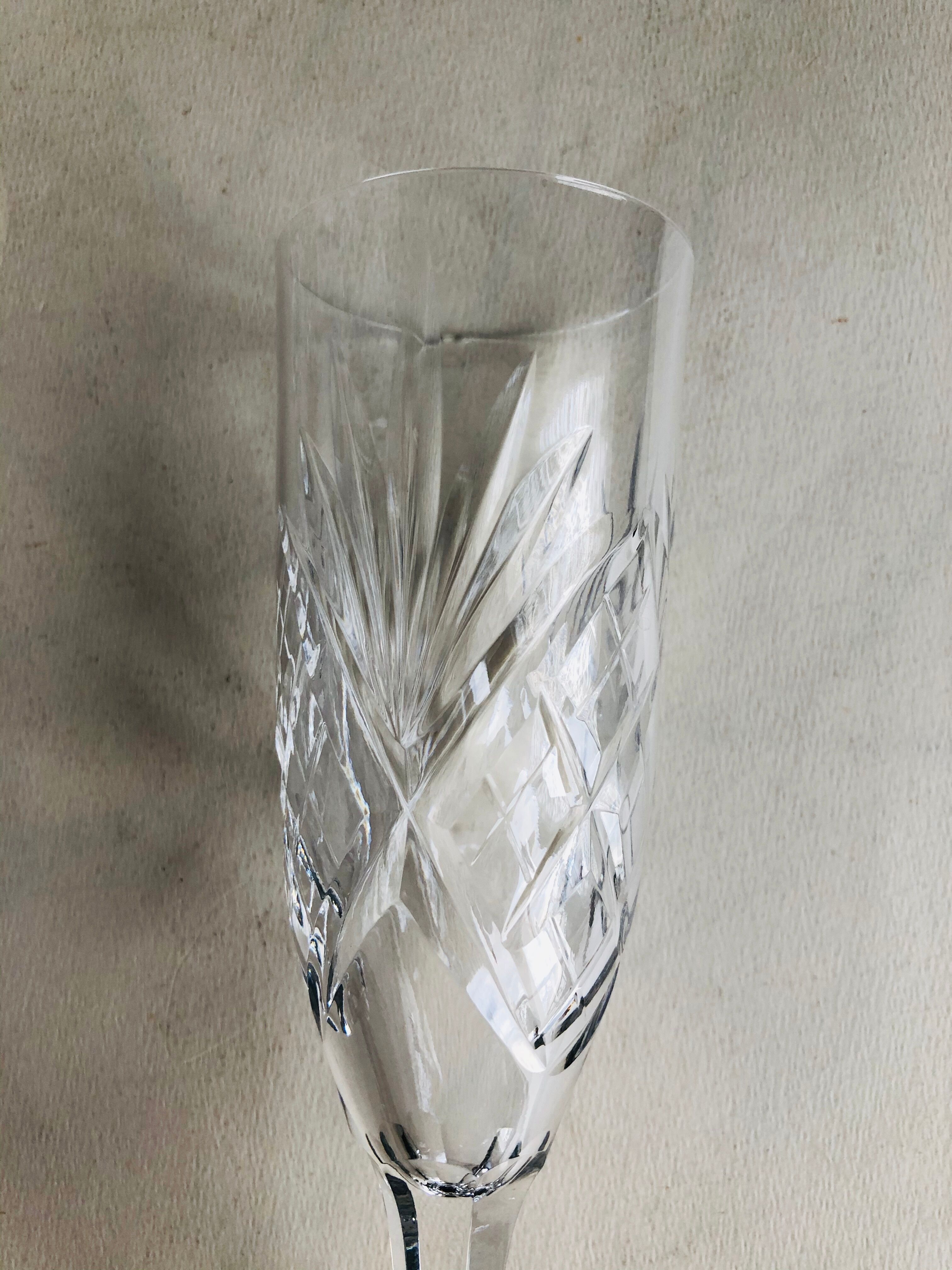 6 Champagne flutes in cut crystal of Saint Louis chantilly model
