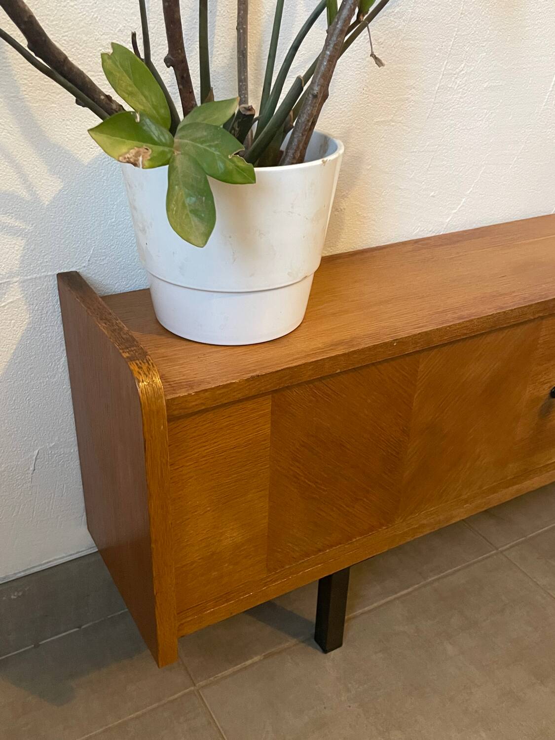 Very beautiful vintage low sideboard (shallow)