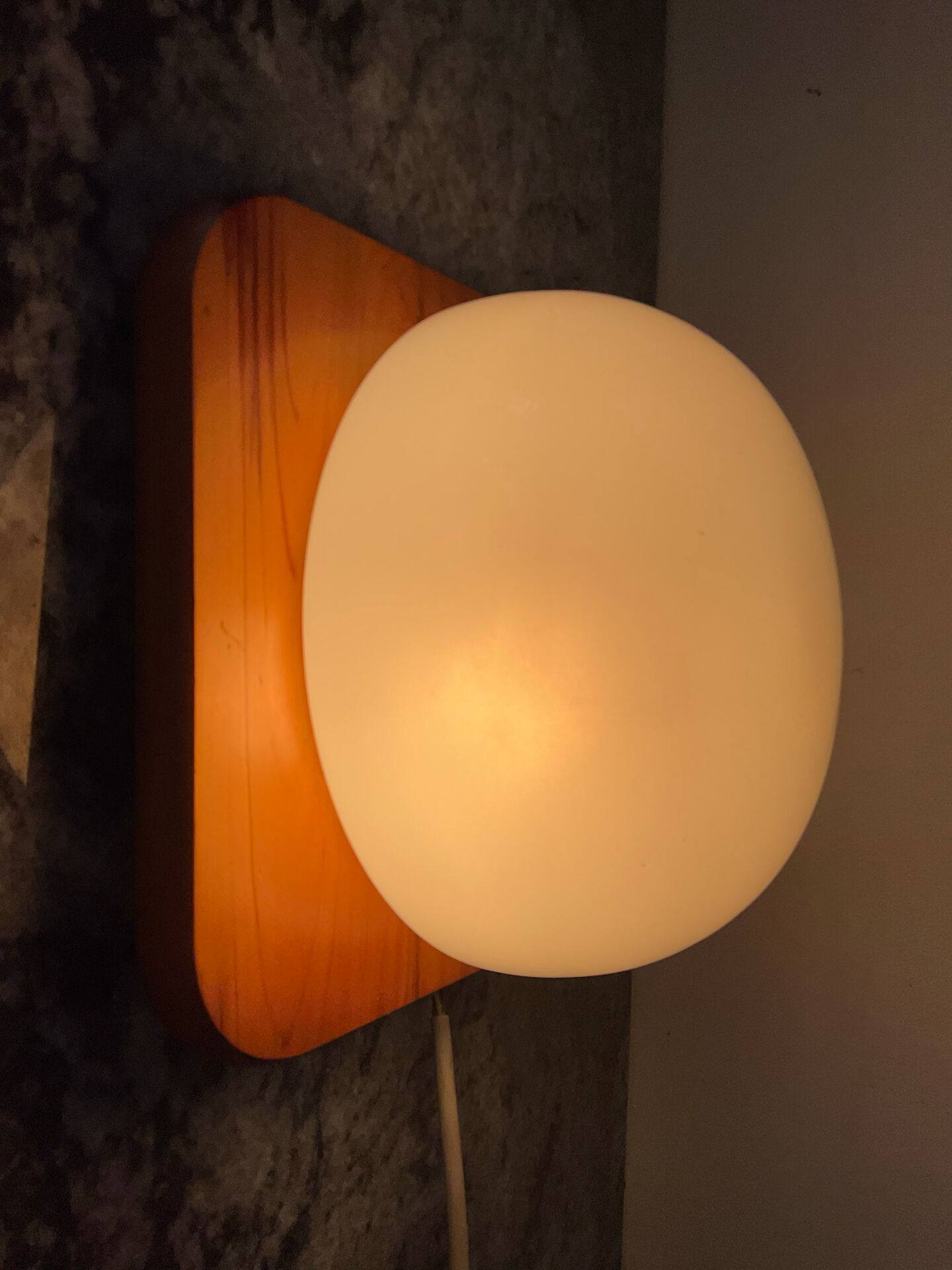 Vintage wall or ceiling light in pine and opaline.