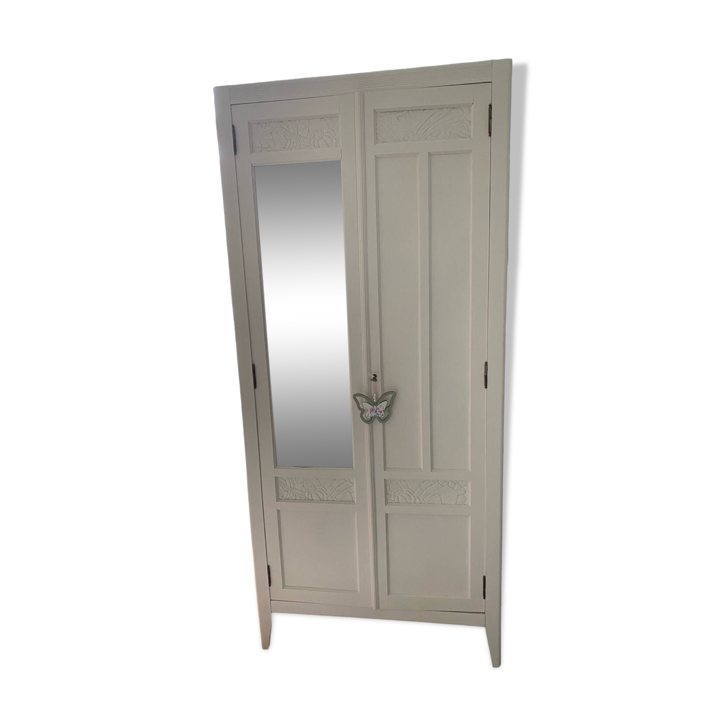 Armoire parisienne