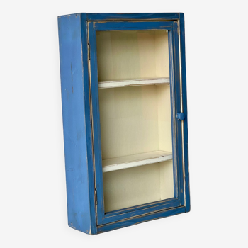 Wall cabinet with glass door