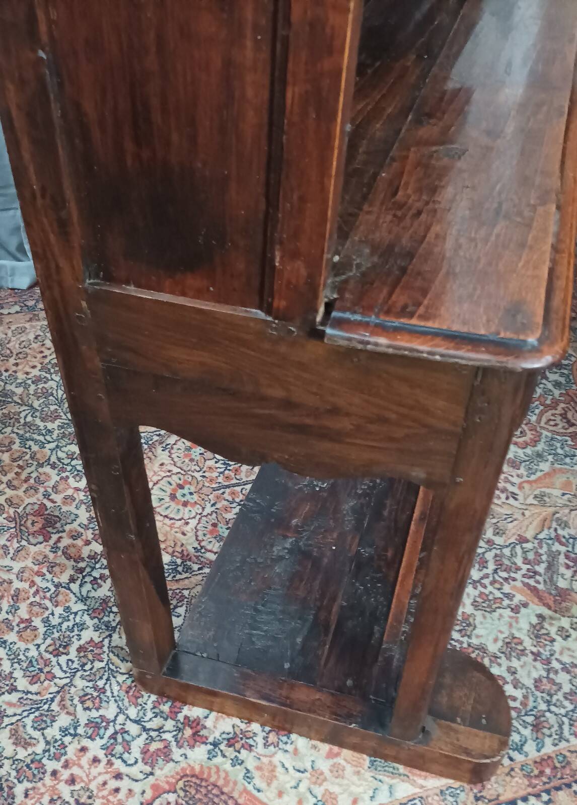 Provençal dresser in ash