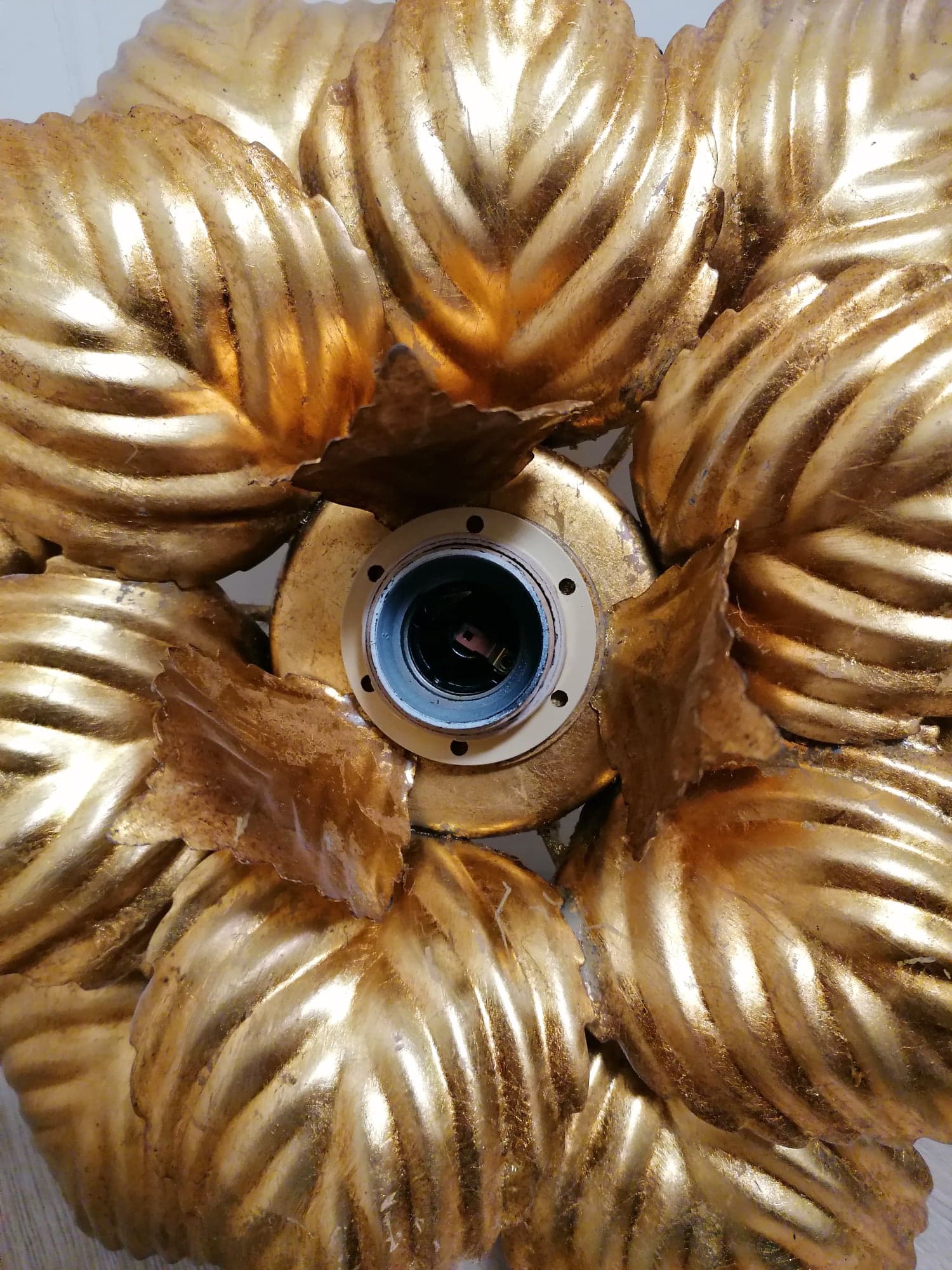 Golden flower ceiling