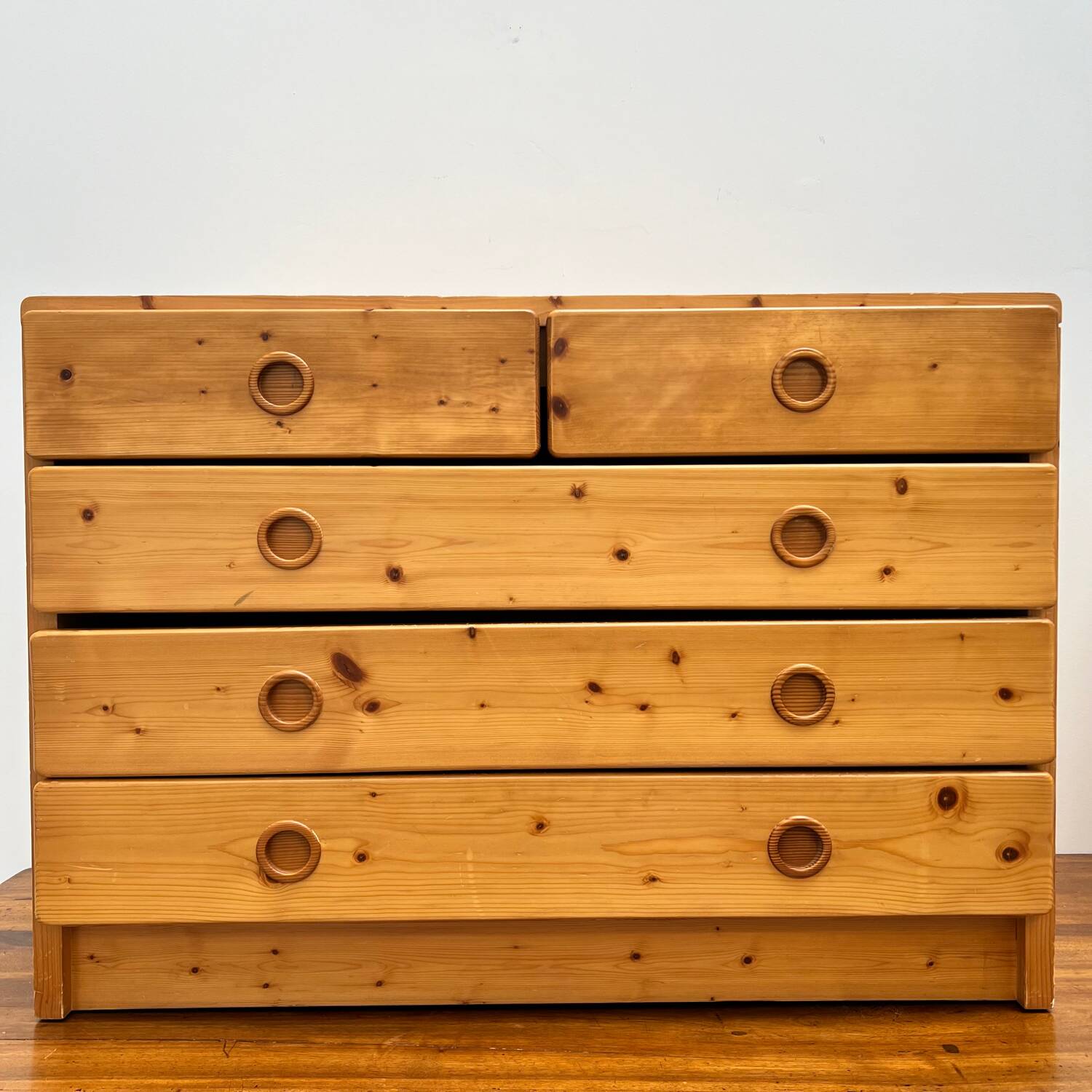 Les Arcs pine chest of drawers