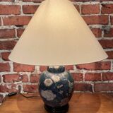 Table lamp with floral pattern