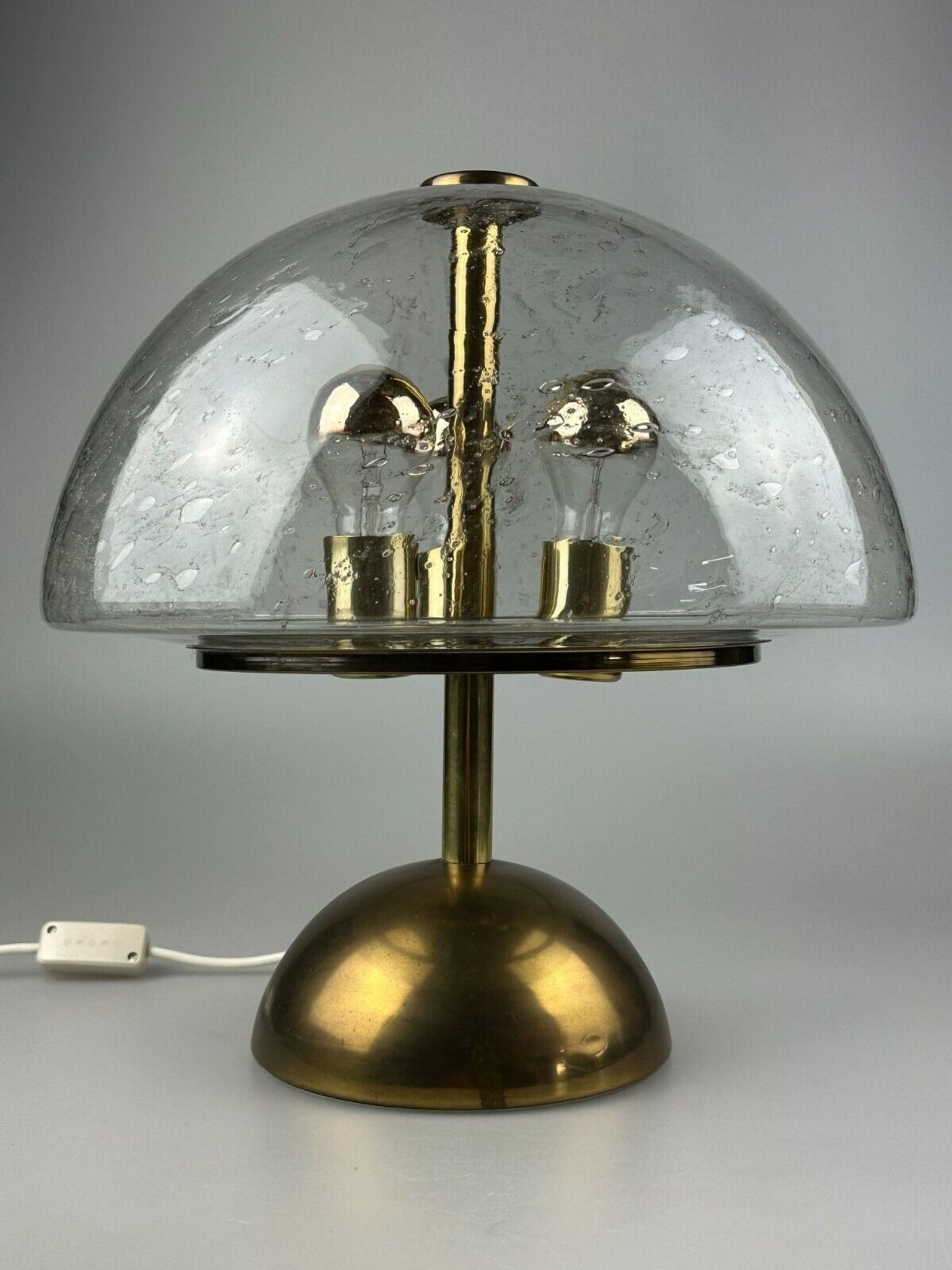 Lampe de table des années 60 des années 70 par Doria Leuchten Allemagne laiton de verre Space Age