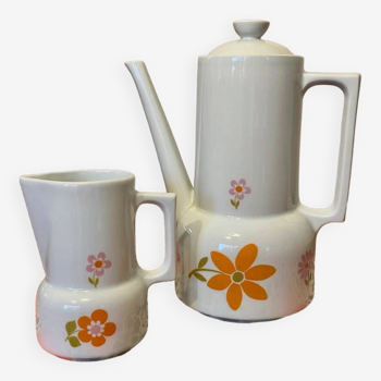 Cafetière et pot à lait en porcelaine du Berry