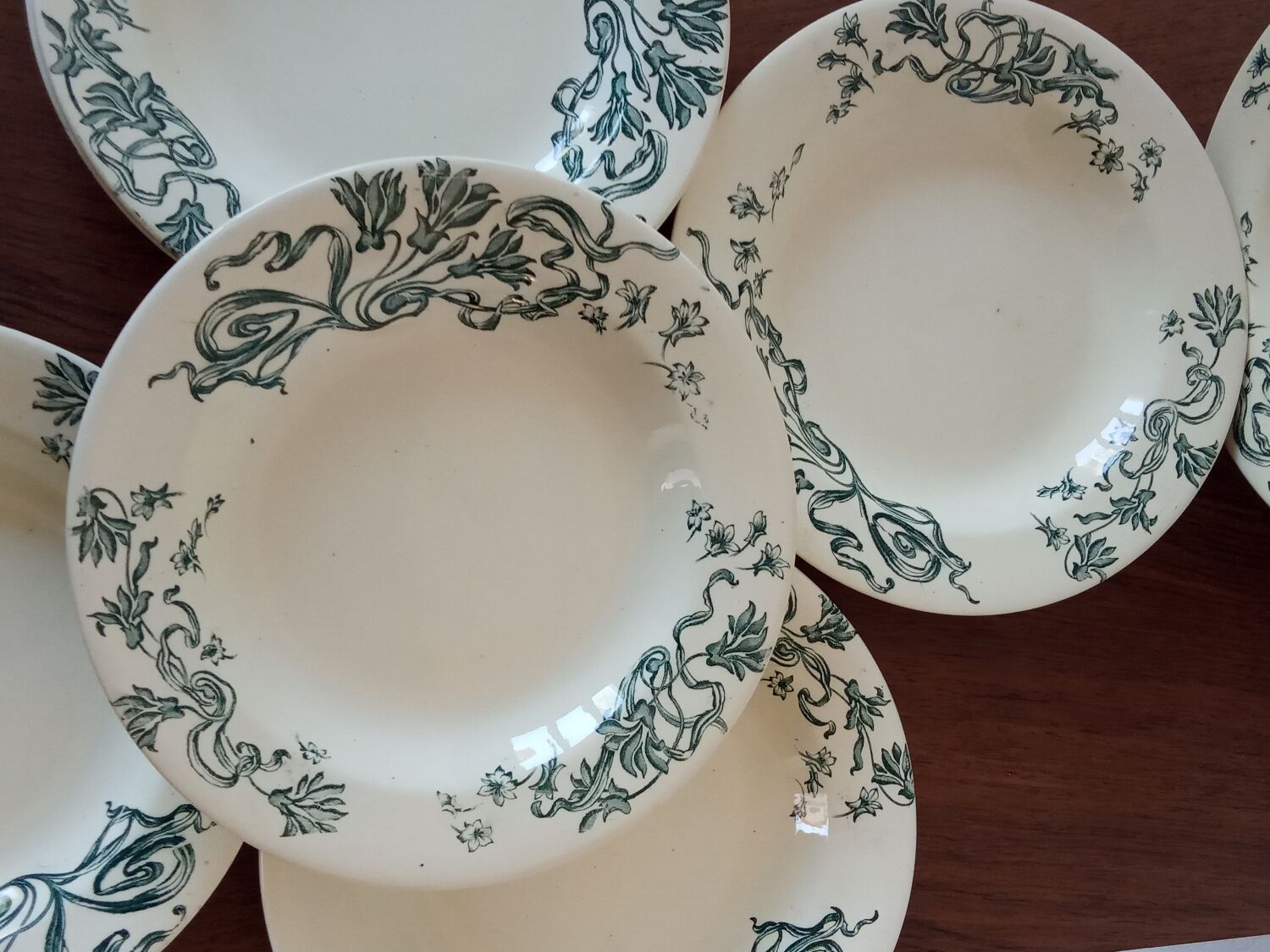 Seven hollow plates Terre de fer de Salins
