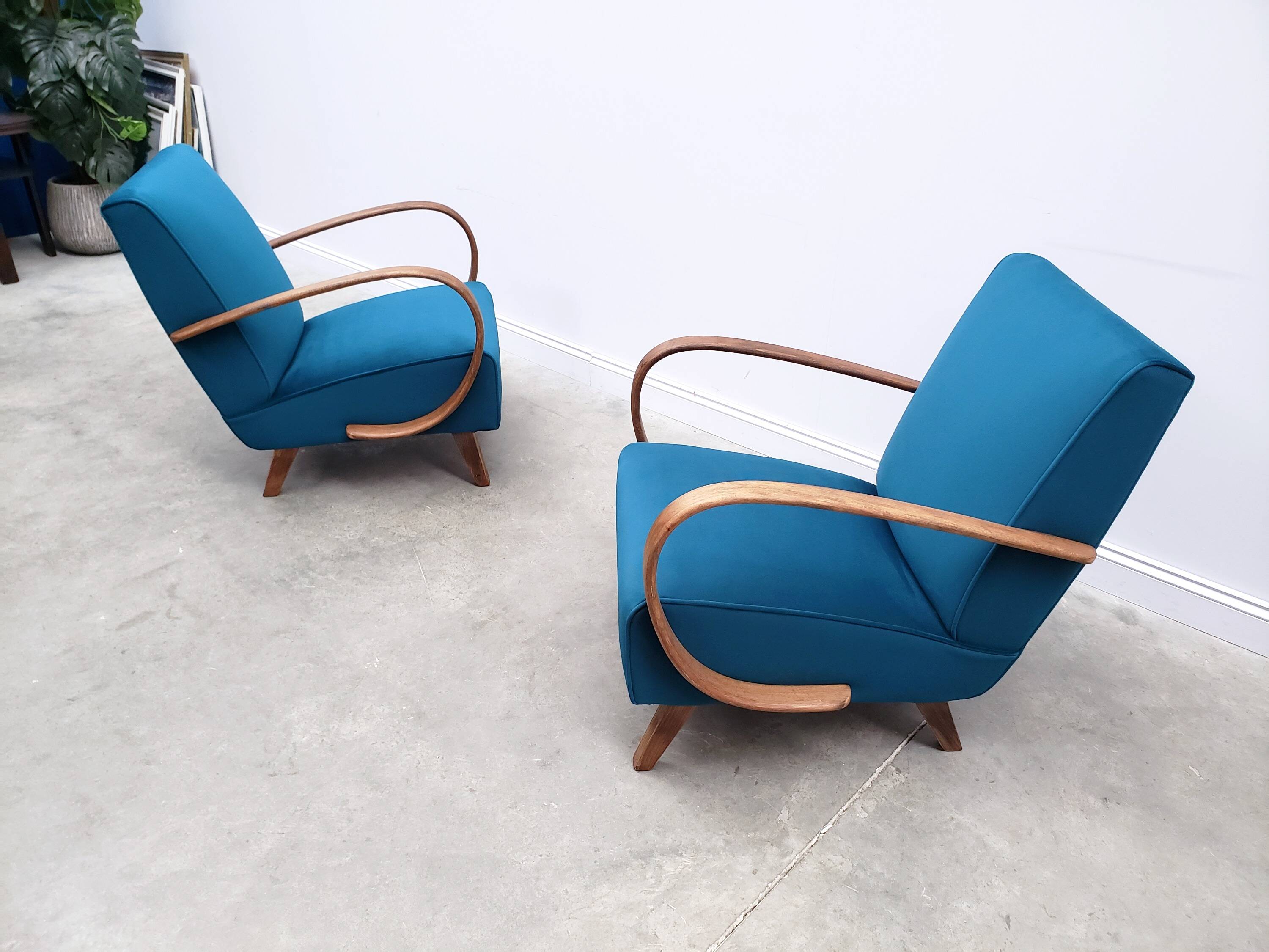 1930 Jindrich Halabala Bentwood Armchair in Teal Velvet