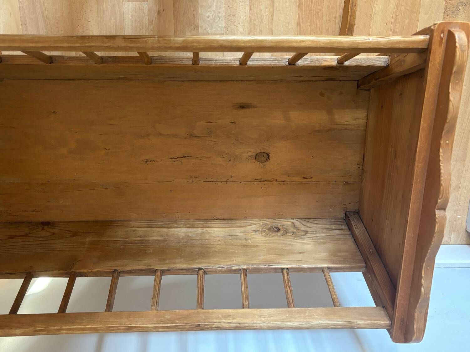 Lit bébé ancienne à bois