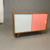 Cabinet U452 de Jiri Jiroutek