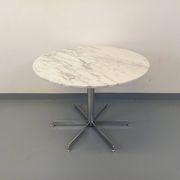 Vintage round dining table in white marble and chrome metal from the 1970s.