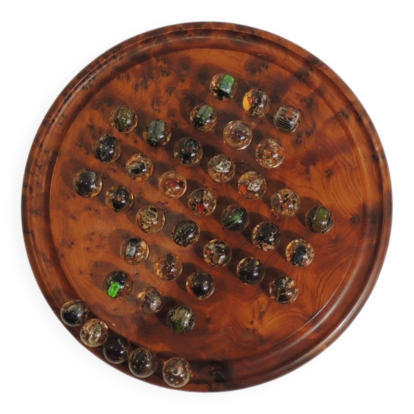 Jeu de solitaire vintage en bois avec billes en résine et insectes – Madaga