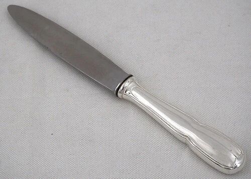 Boulenger Rambouillet 12 dessert, cheese, and fruit knives in silver-plated metal.