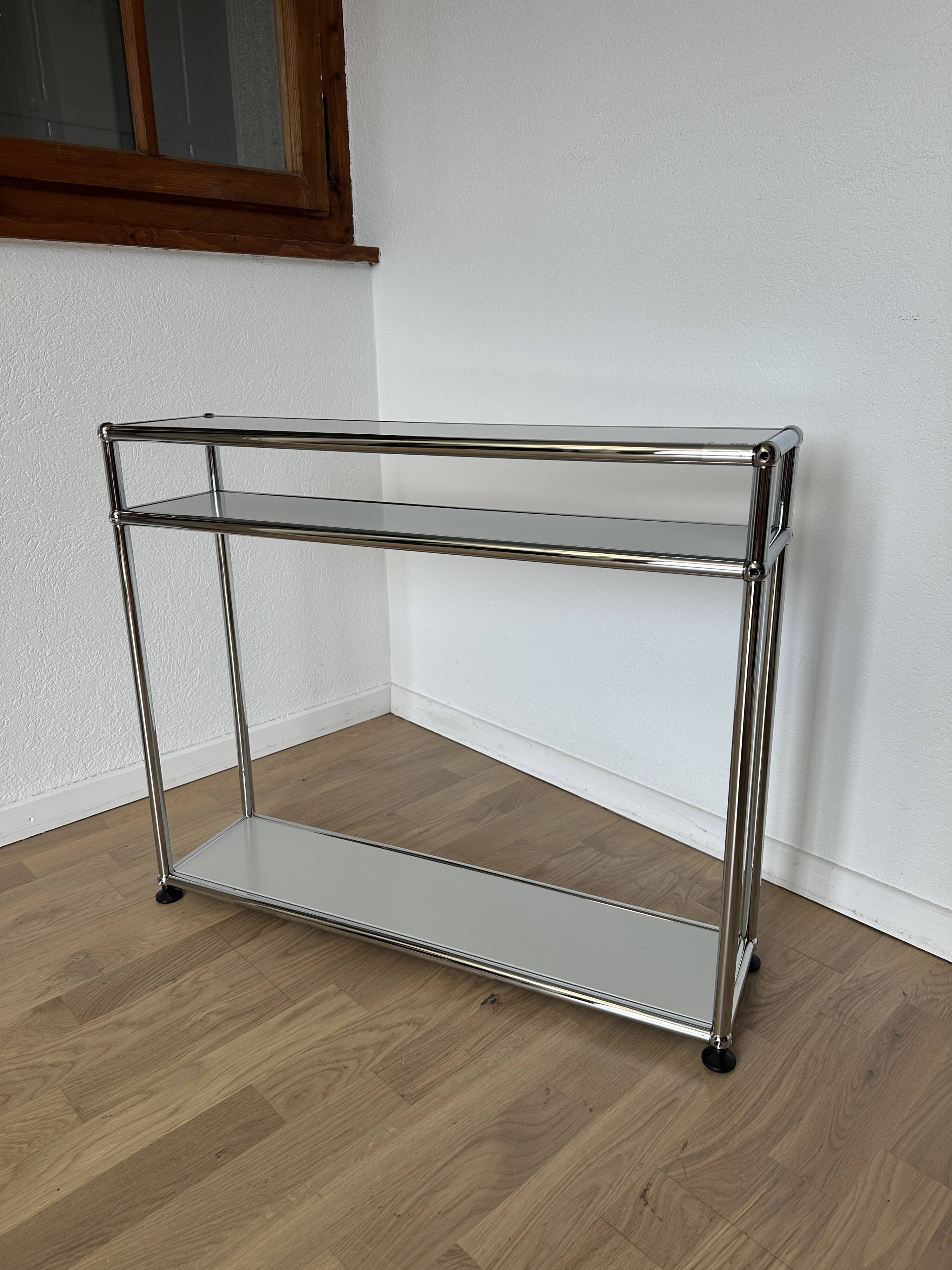 USM Haller shelf in light grey