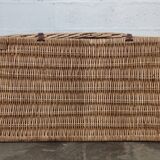 Coffre en osier tressé vintage