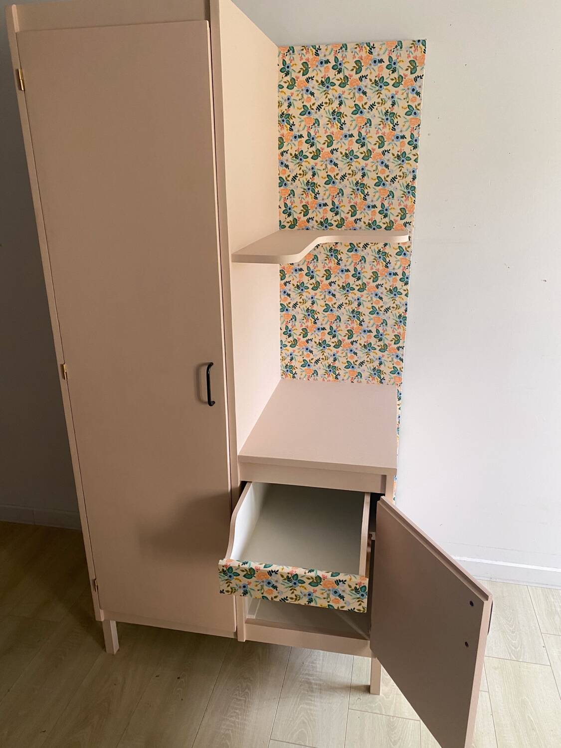 Asymmetrical wardrobe