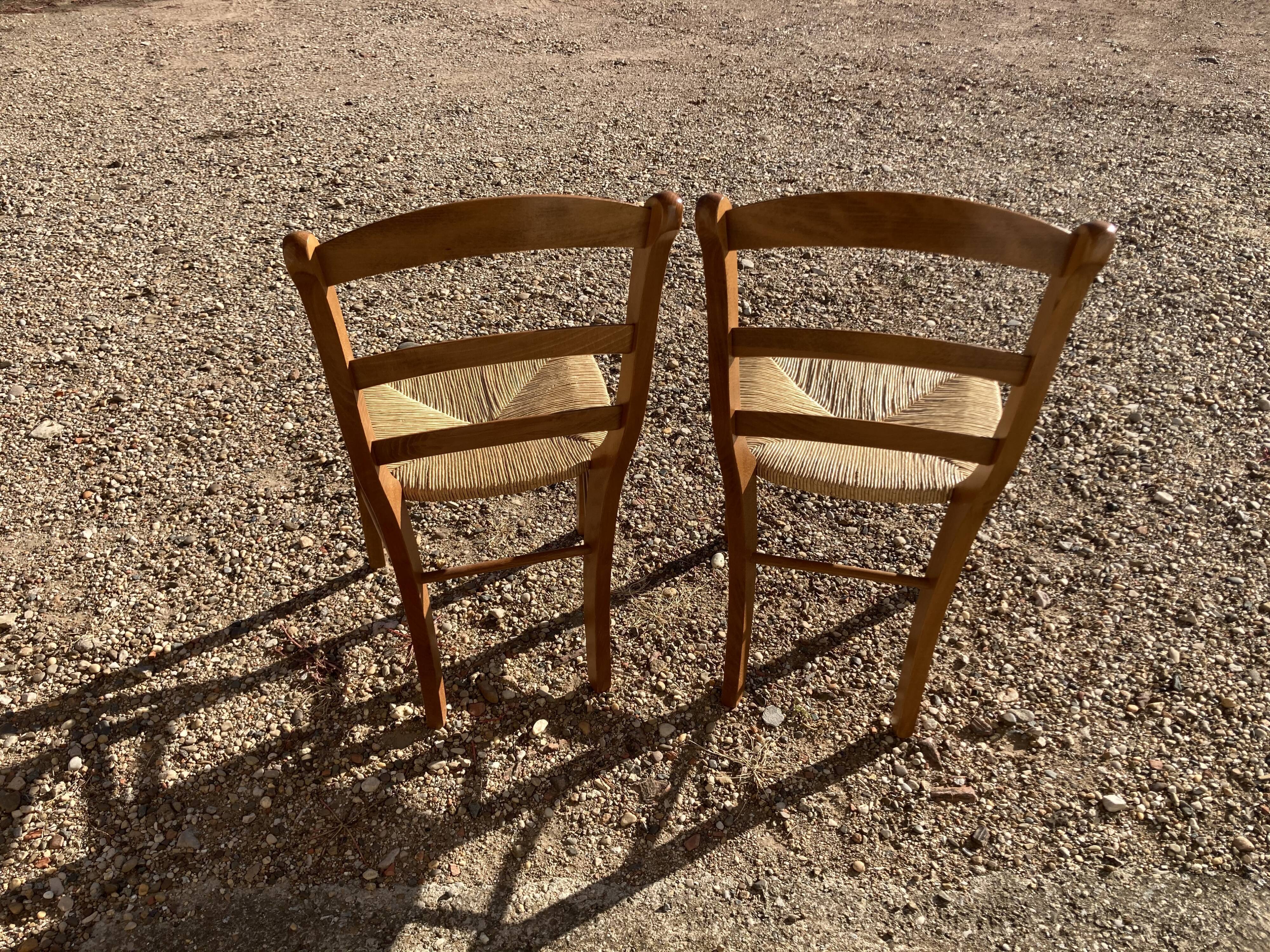 Pair of mulched chairs