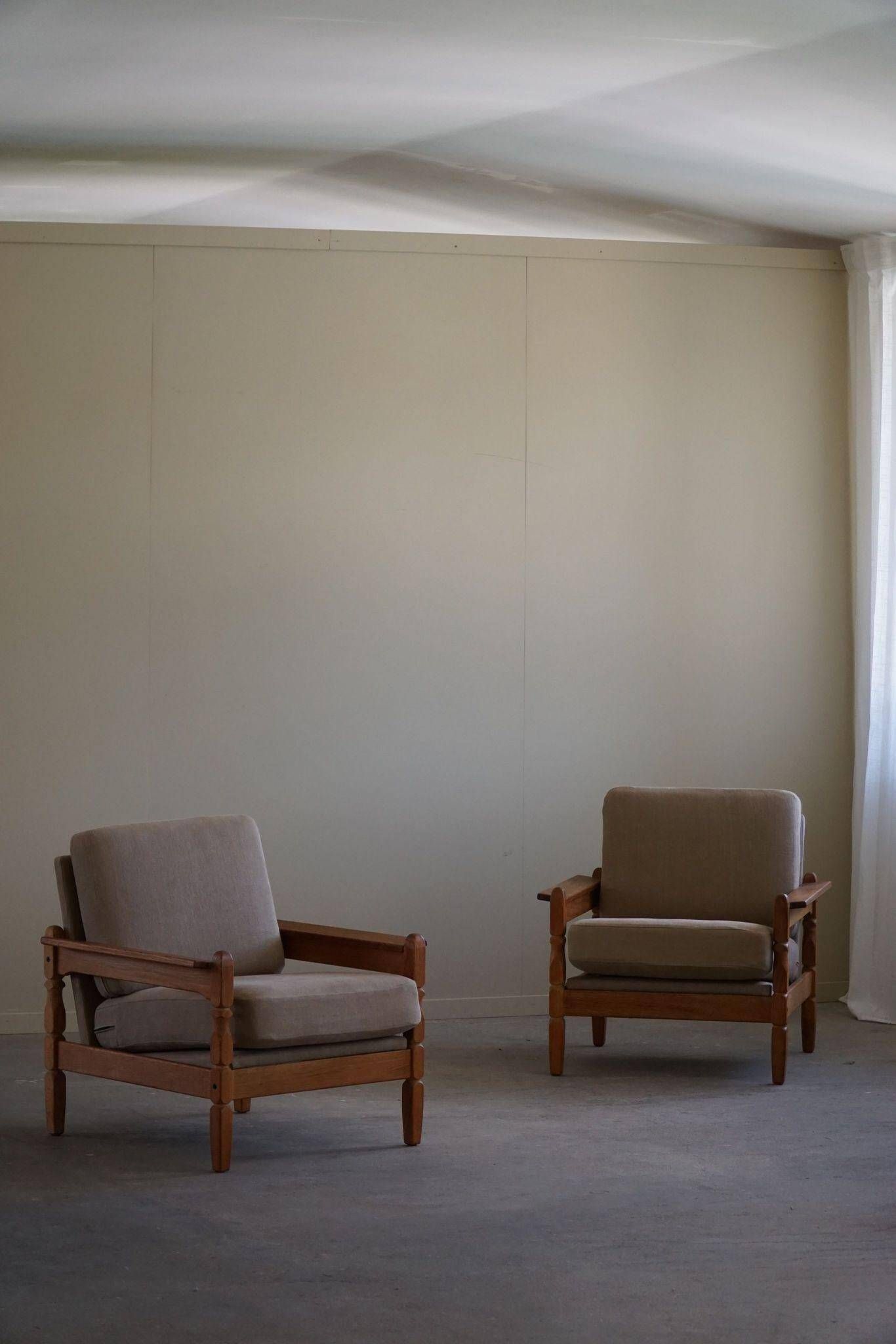 Modern Danish, Pair of Lounge Armchairs in Oak and Linen, Henning Kjærnulf, 1960s