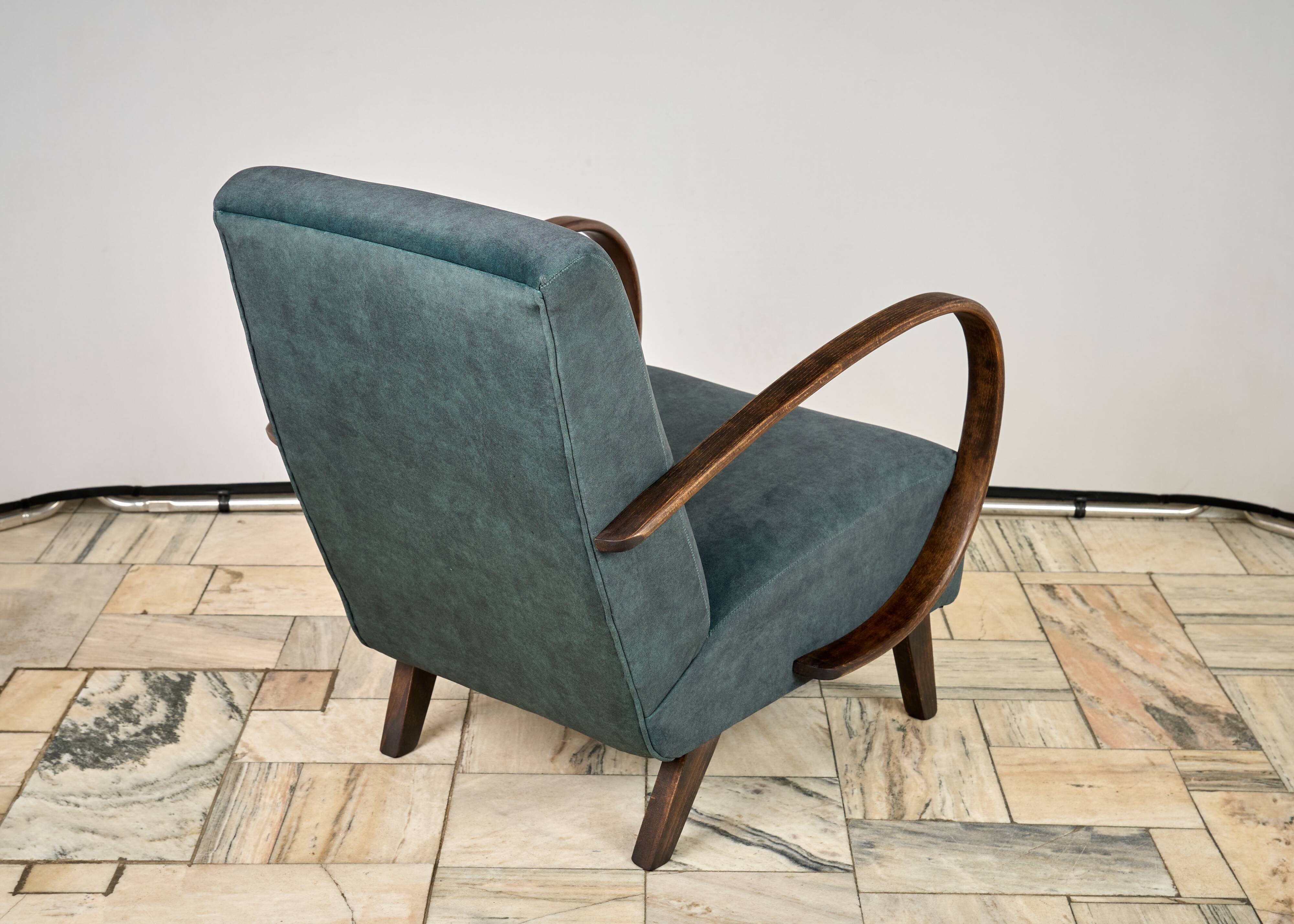H 410 armchair designed by Jindrich Halabala, Czechoslo
