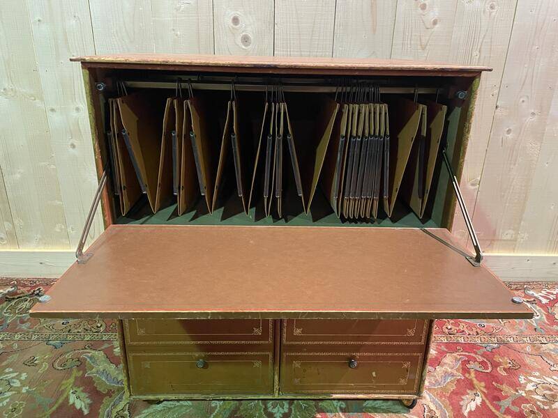 Meuble cartonnier de notaire en cuir