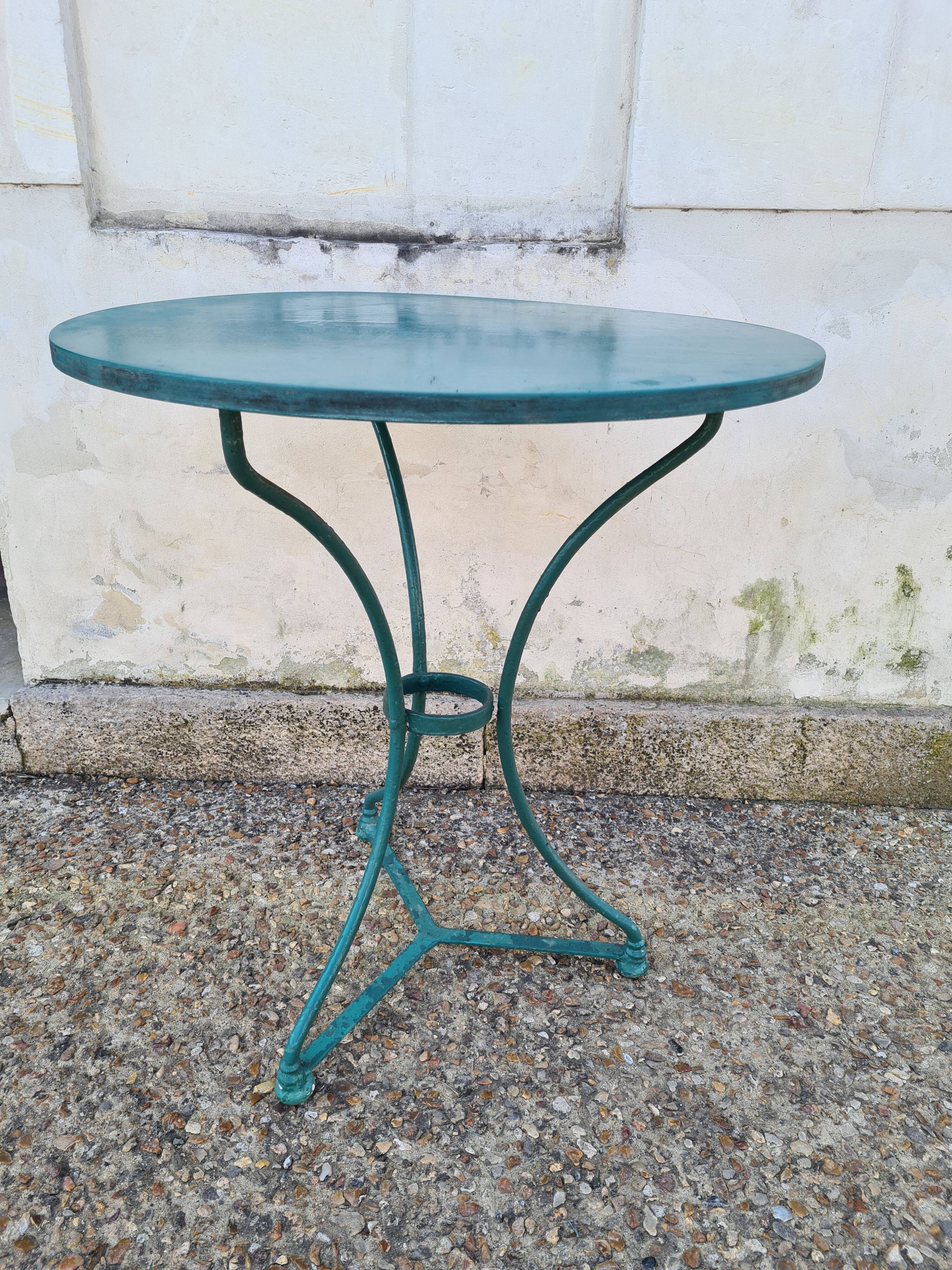 Green garden table