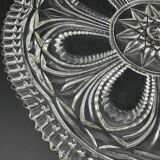 Plat en verre travaillé