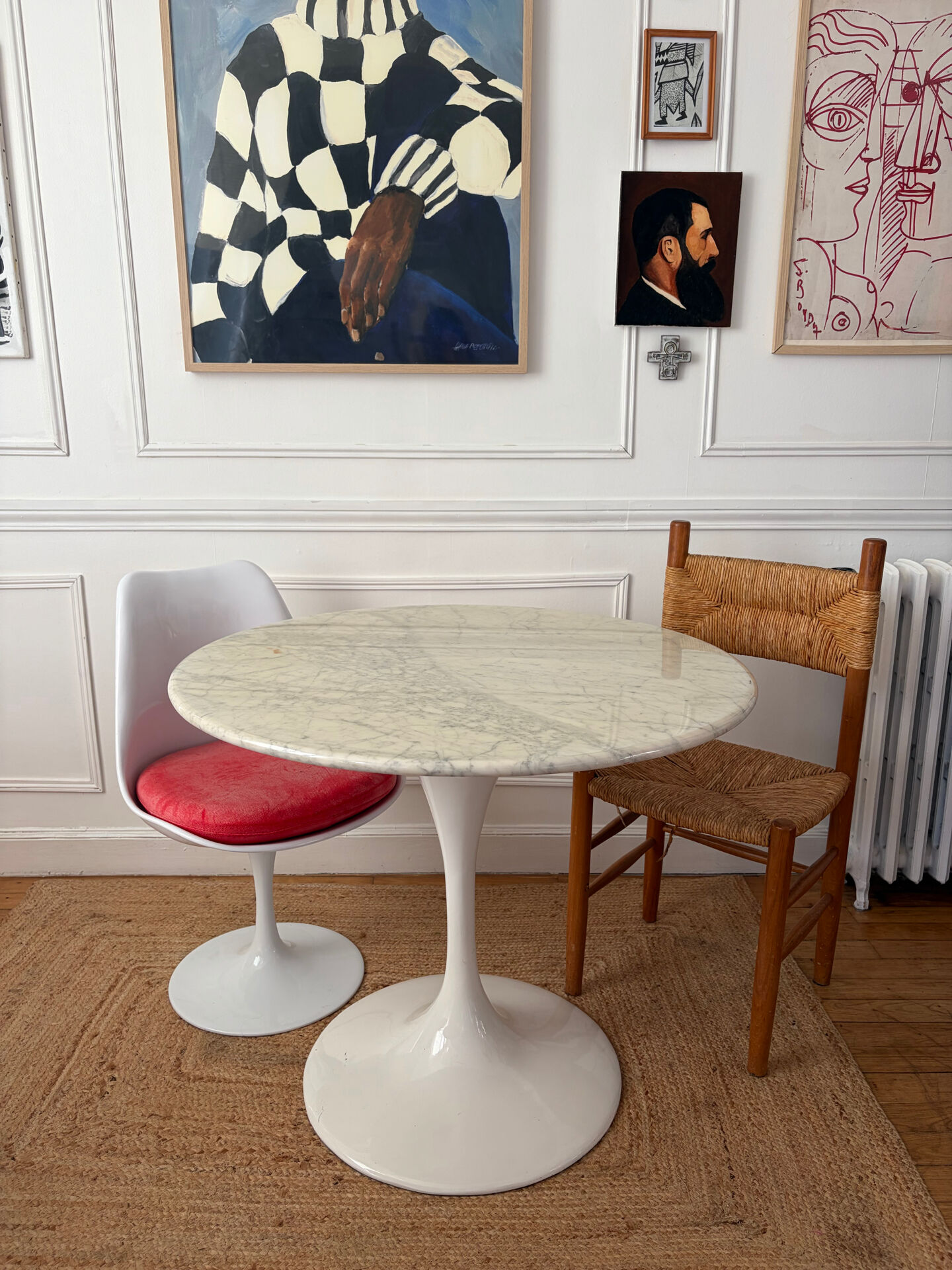 Vintage 1970 marble tulip table