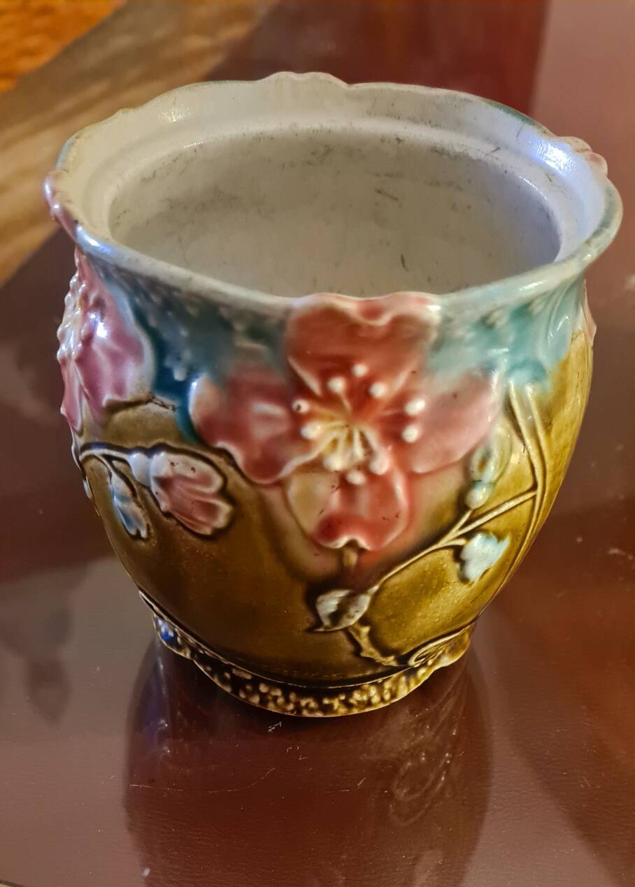 De Bruyne earthenware cache-pot