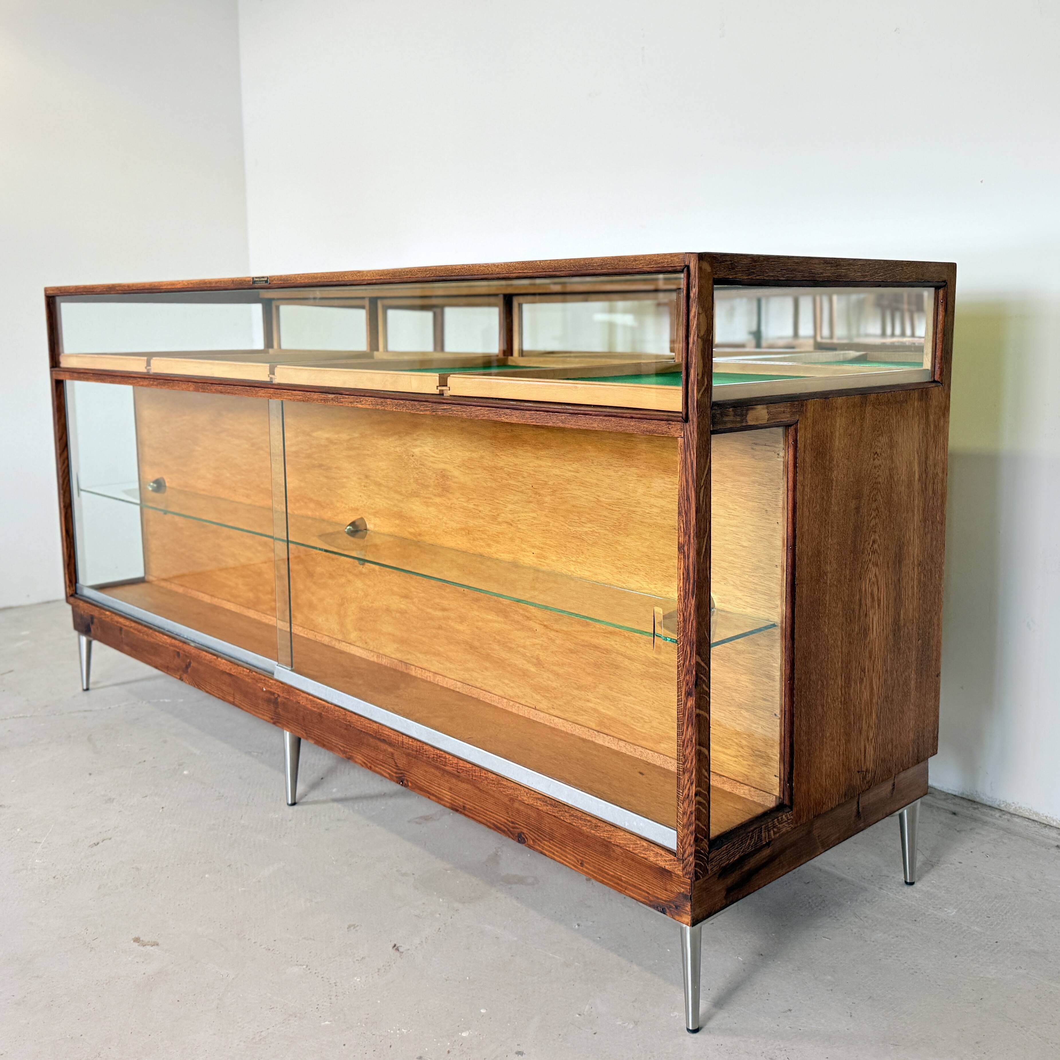 Vintage counter display case, Flemming’s Ladenmöbel