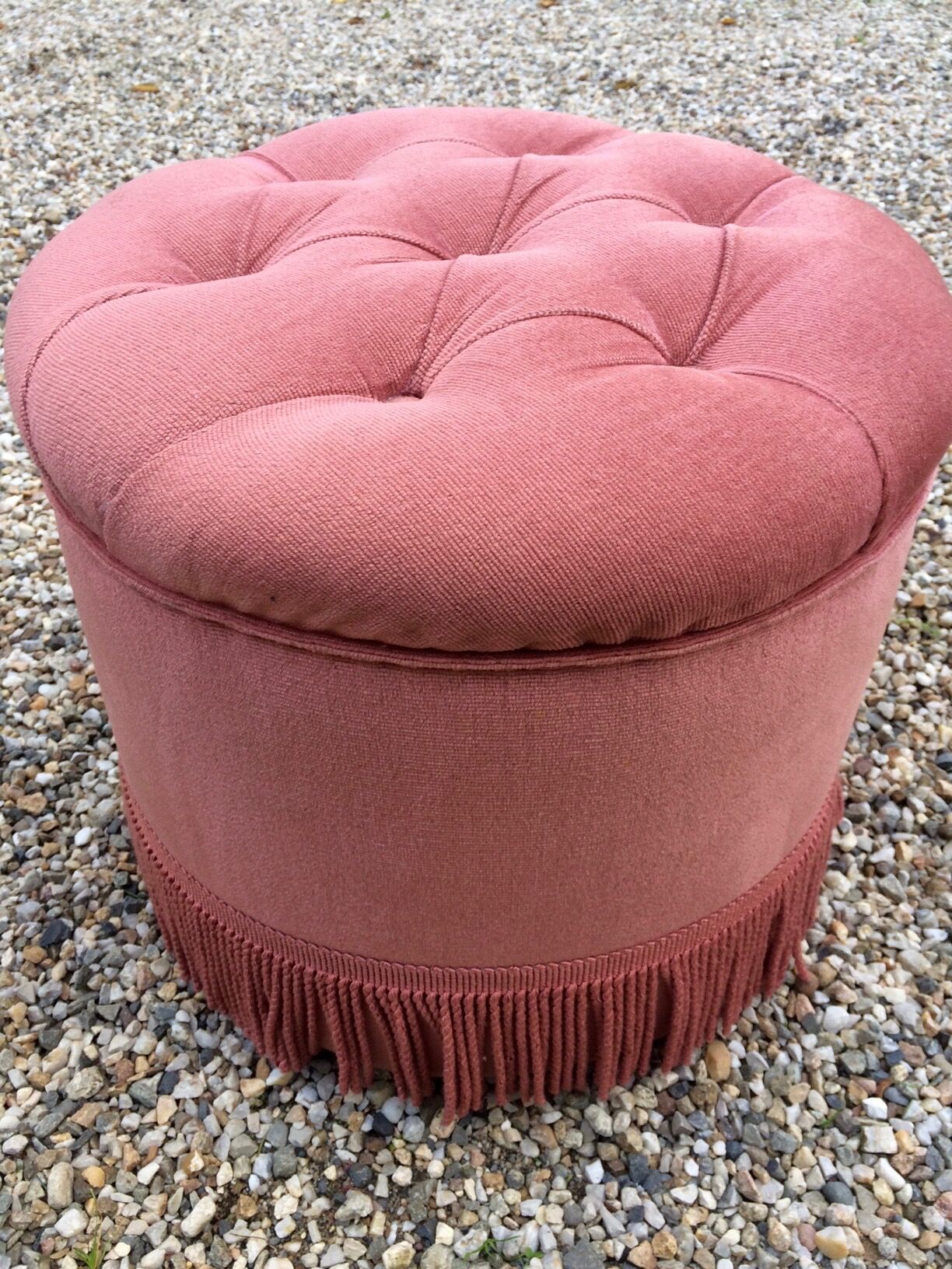 Pink velvet pouf
