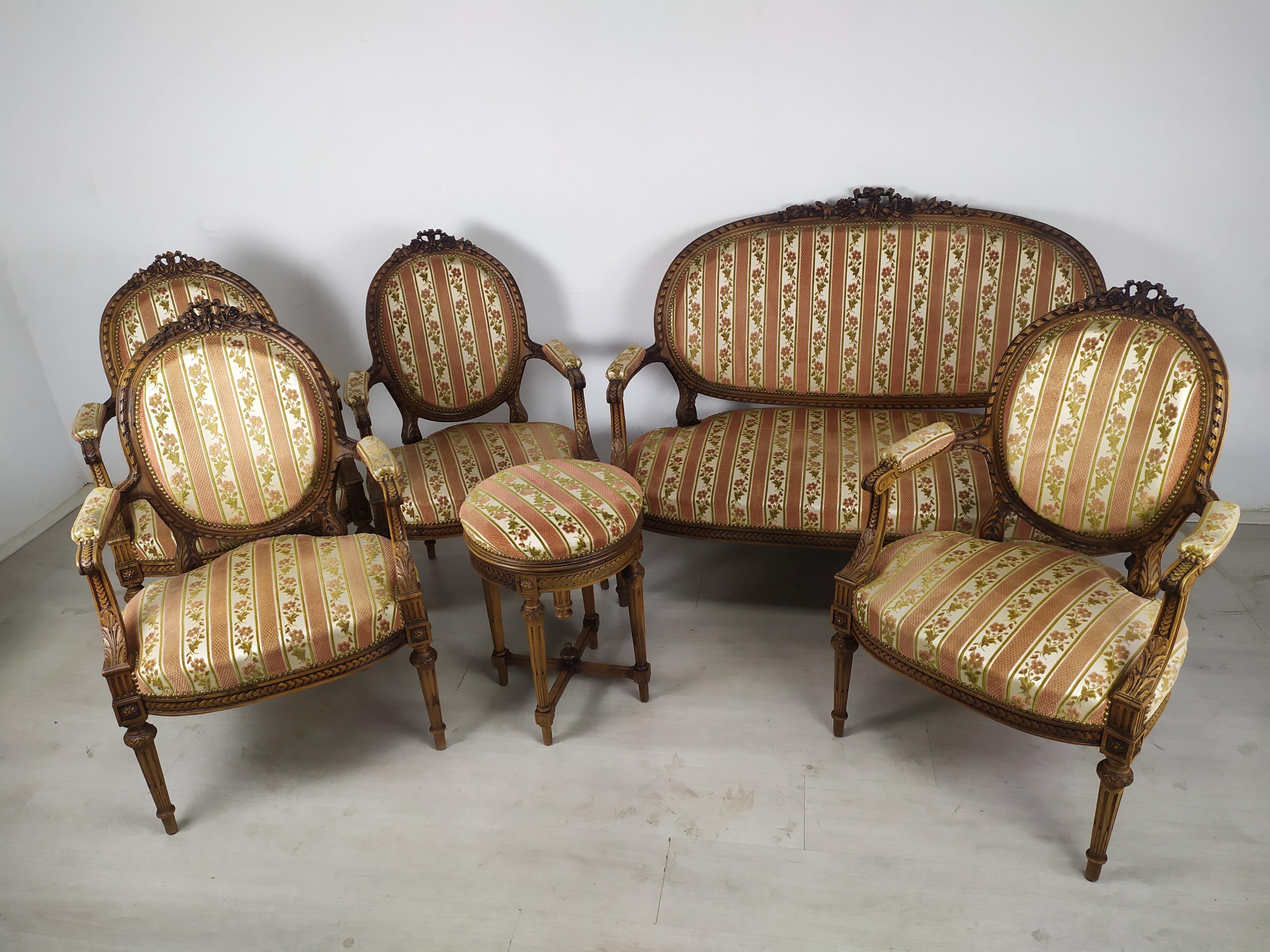 Lounge armchairs bench medallion