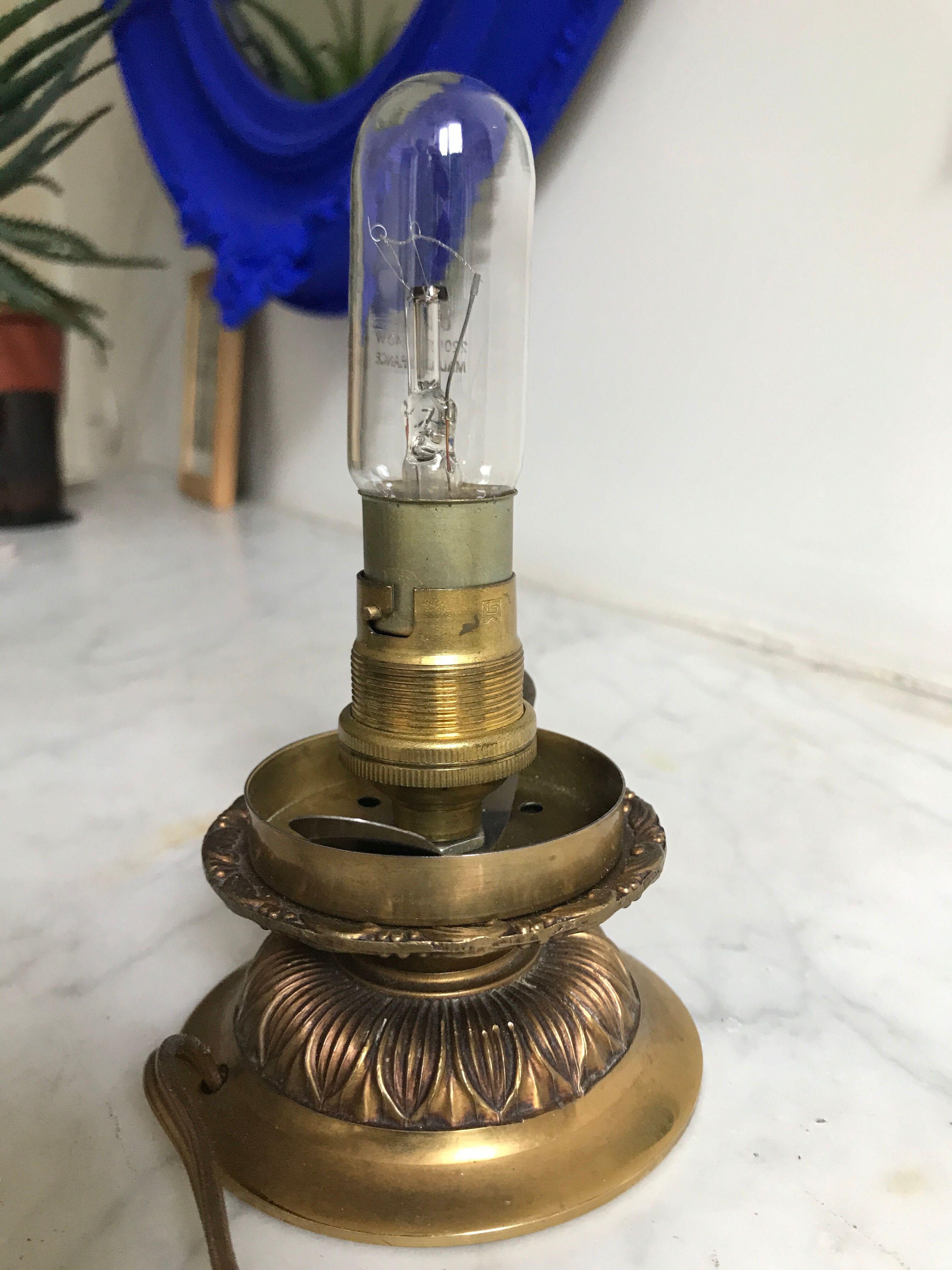 Table lamp- globe Art Deco skyscraper