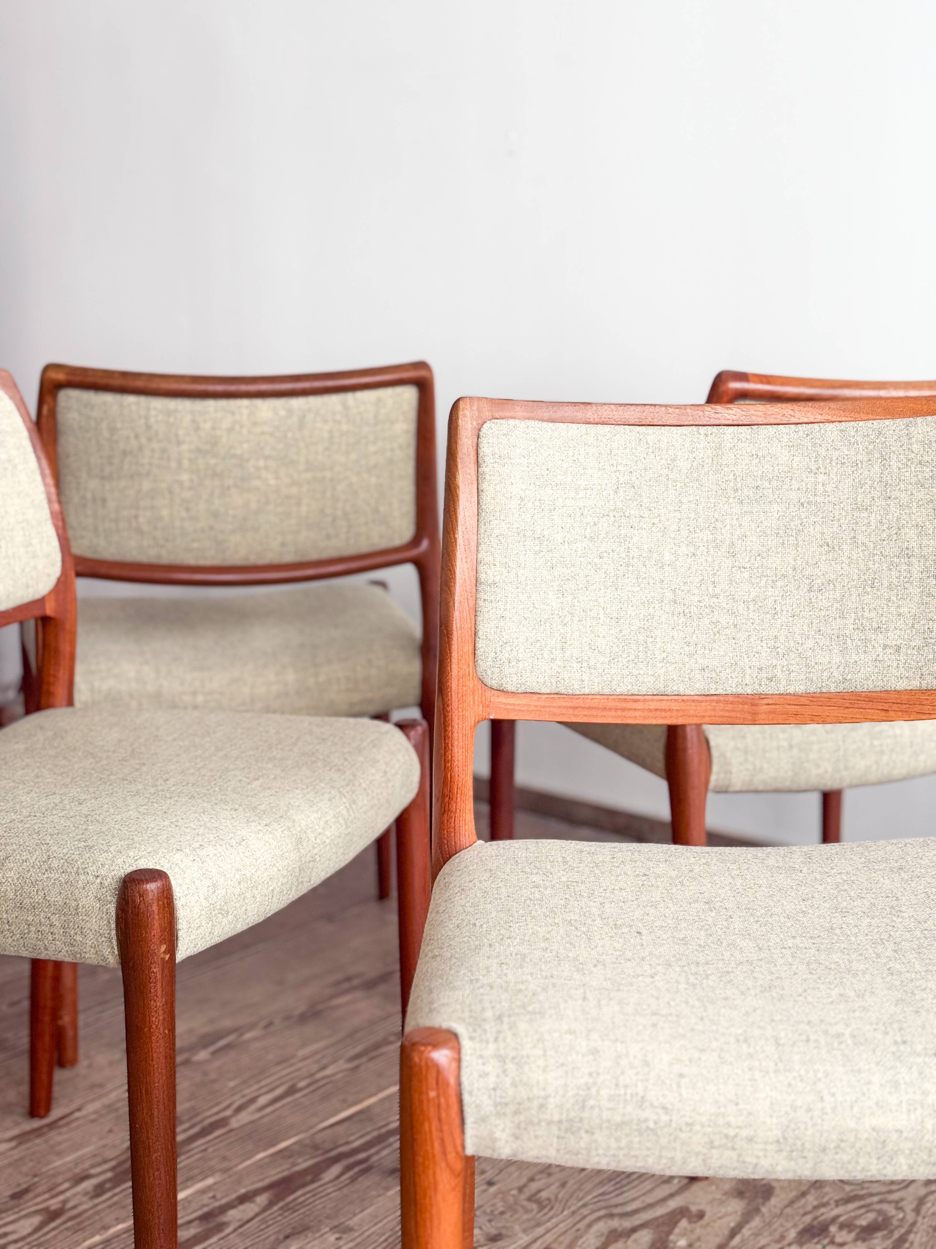 Set of 8 chairs #80 in teak by Niels O. Møller, JL Moller, Mid Century