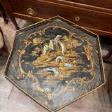 Tripod pedestal table