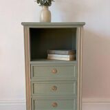 Vintage Louis XVI style chest of drawers – sage green paint, doorknobs
